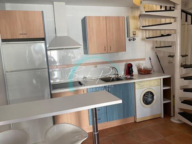 2 soveværelse Lejlighed til leje i El Peñoncillo, Torrox med swimmingpool garage - € 1.000 (Ref: 10037779)