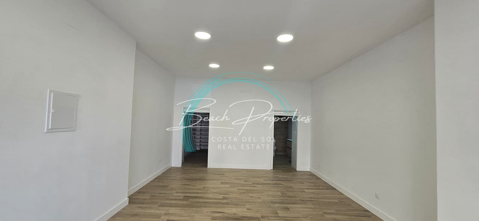 Commercial for rent in Torrox-Costa - € 1,000 (Ref: 10049649)