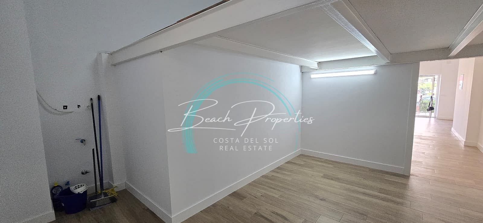Commercial for rent in Torrox-Costa - € 1,000 (Ref: 10049649)