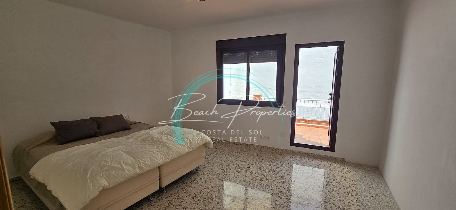 3 bedroom Villa for sale in Nerja - € 455,000 (Ref: 10063006)