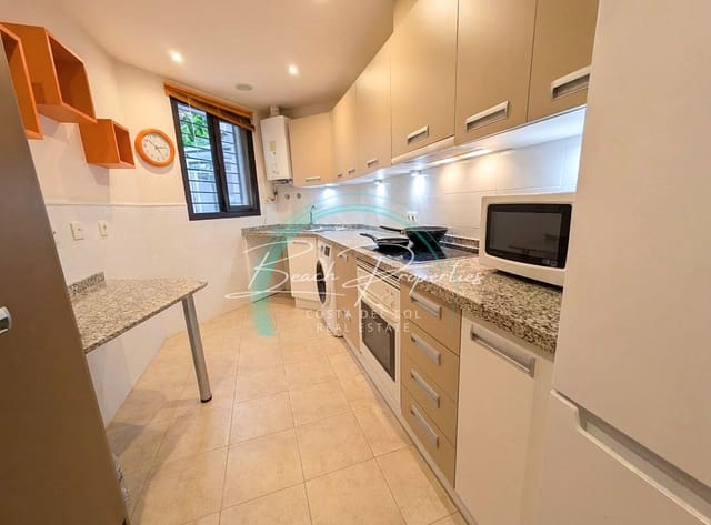 2 makuuhuone Huoneisto myytävänä paikassa El Peñoncillo, Torrox mukana uima-altaan 
autotalli - 440 000 € (Ref: 10068043)