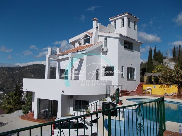 4 chambre Maison de Ville à vendre à Torrox Pueblo, Torrox avec piscine - 950 000 € (Ref: 10085342)
