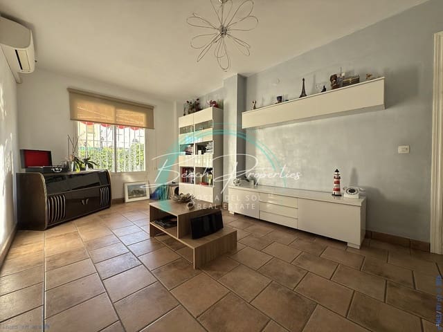 4 bedroom Terraced Villa for sale in Torre del Mar, Vélez-Málaga with garage - € 389,000 (Ref: 10110413)