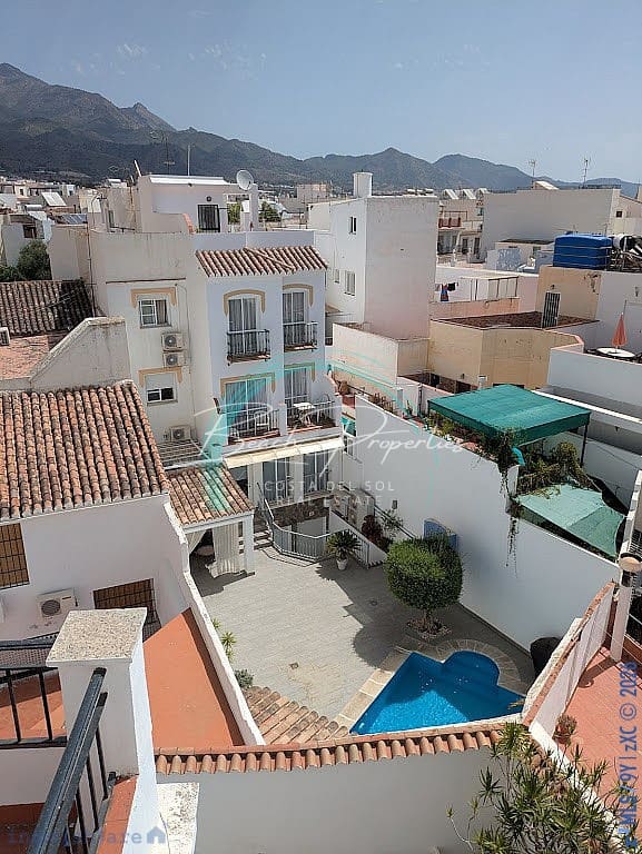 2 makuuhuone Rivitalo myytävänä paikassa Nerja - 389 000 € (Ref: 10127329)