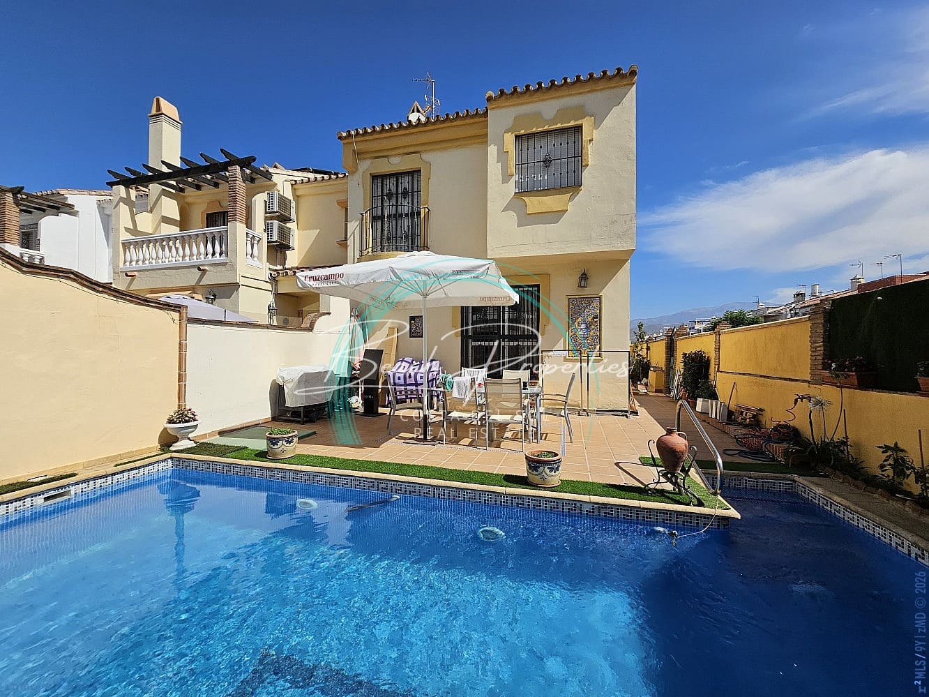 Pareado de 7 habitaciones en Torre del Mar en venta con piscina garaje - 850.000 € (Ref: 10127330)