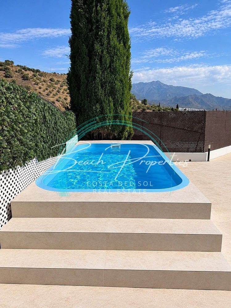 2 Zimmer Villa zu vermieten in Torrox mit Pool Garage - 1.200 € (Ref: 10132152)