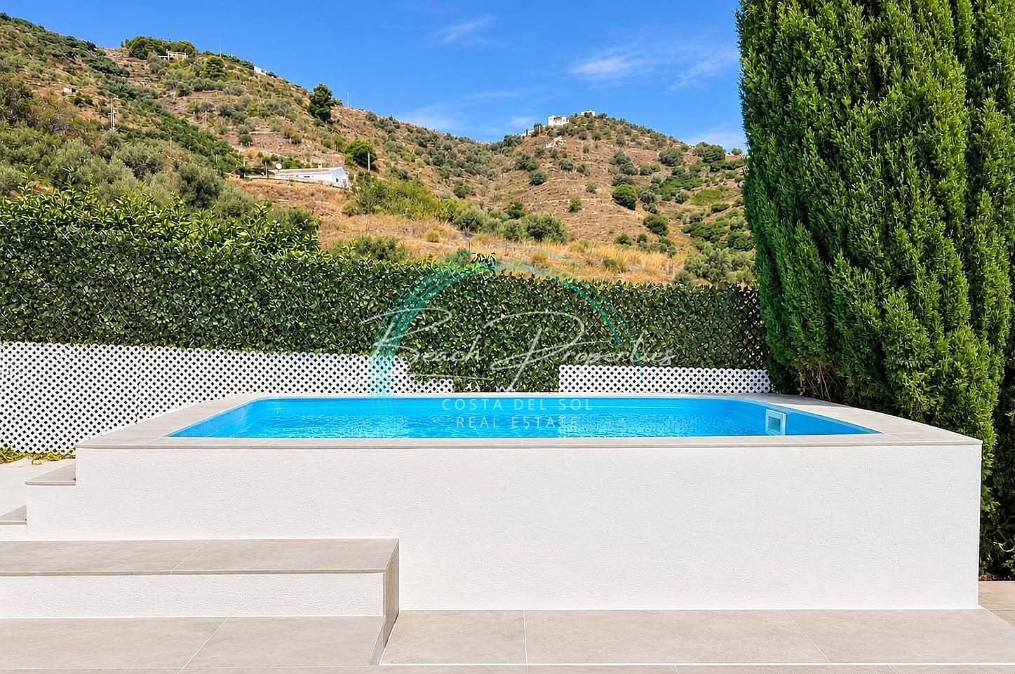 2 Zimmer Villa zu vermieten in Torrox mit Pool Garage - 1.200 € (Ref: 10132152)