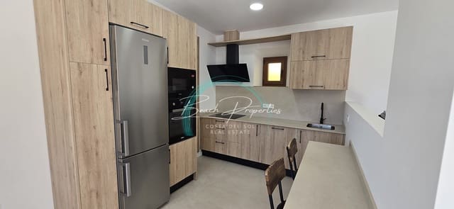 2 soveværelse Villa til leje i Torrox Pueblo, Torrox med swimmingpool garage - € 1.200 (Ref: 10132152)