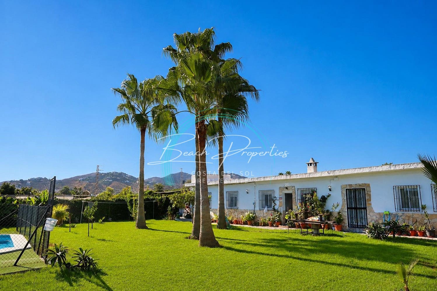 Chalet de 3 habitaciones en Nerja en alquiler con piscina garaje - 1.200 € (Ref: 10138870)