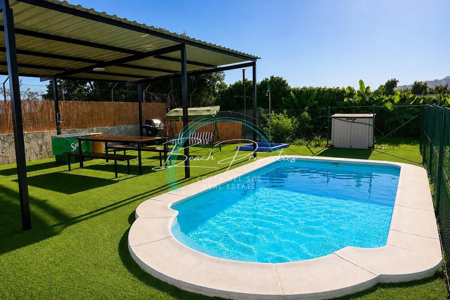 Chalet de 3 habitaciones en Nerja en alquiler con piscina garaje - 1.200 € (Ref: 10138870)