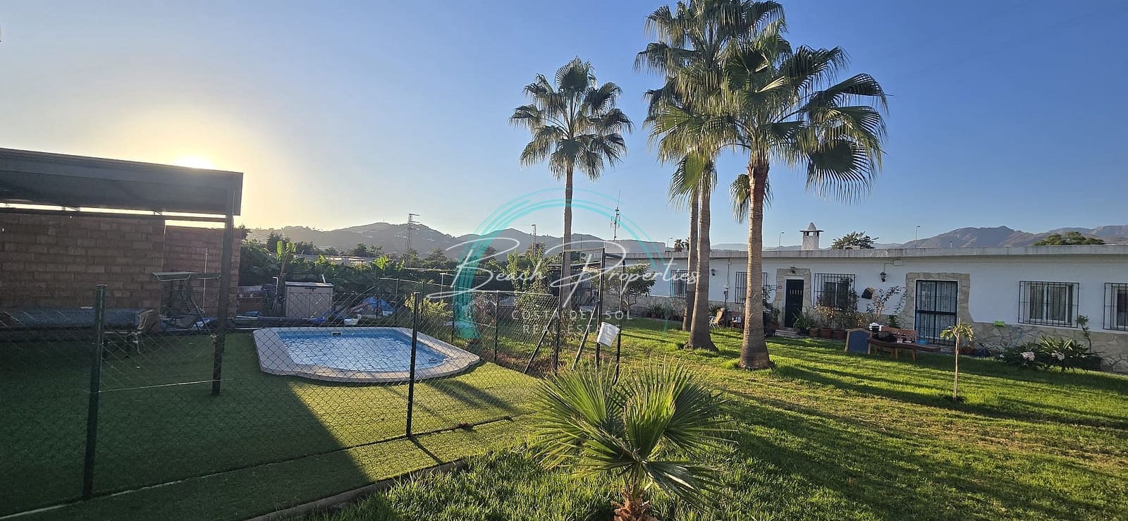 Chalet de 3 habitaciones en Nerja en alquiler con piscina garaje - 1.200 € (Ref: 10138870)