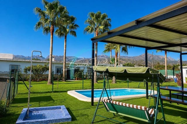 Chalet de 3 habitaciones en Chaparil - Torrecilla - Punta Lara, Nerja en alquiler - 1.200 € (Ref: 10138870)