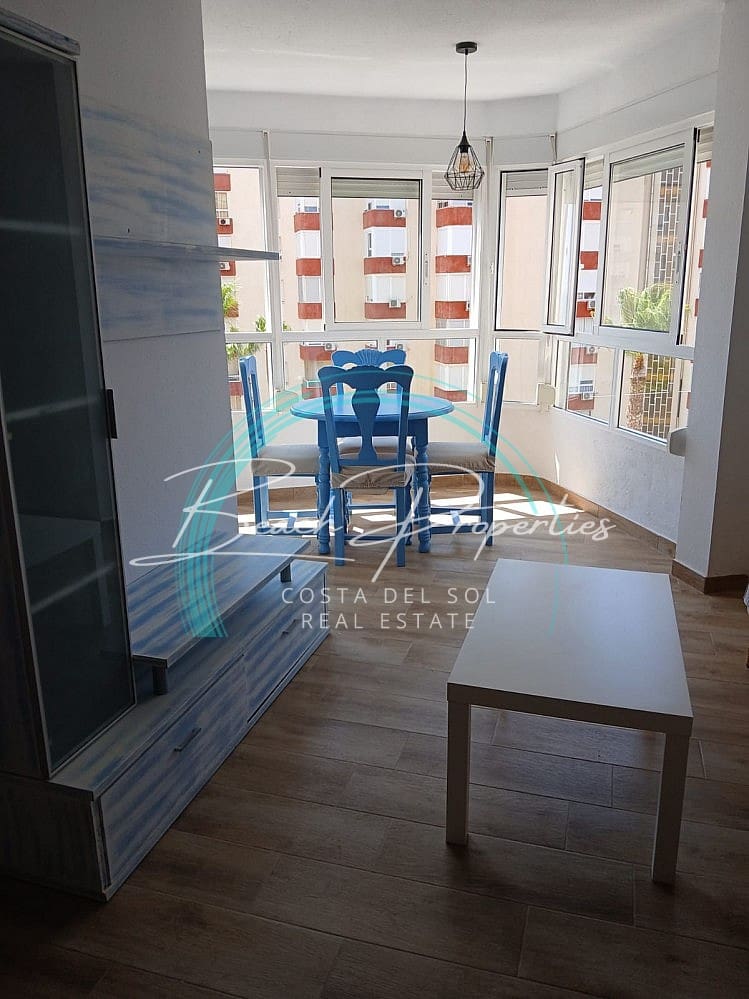 Huoneisto vuokrattavana paikassa Torrox-Costa mukana uima-altaan - 700 € (Ref: 10138967)