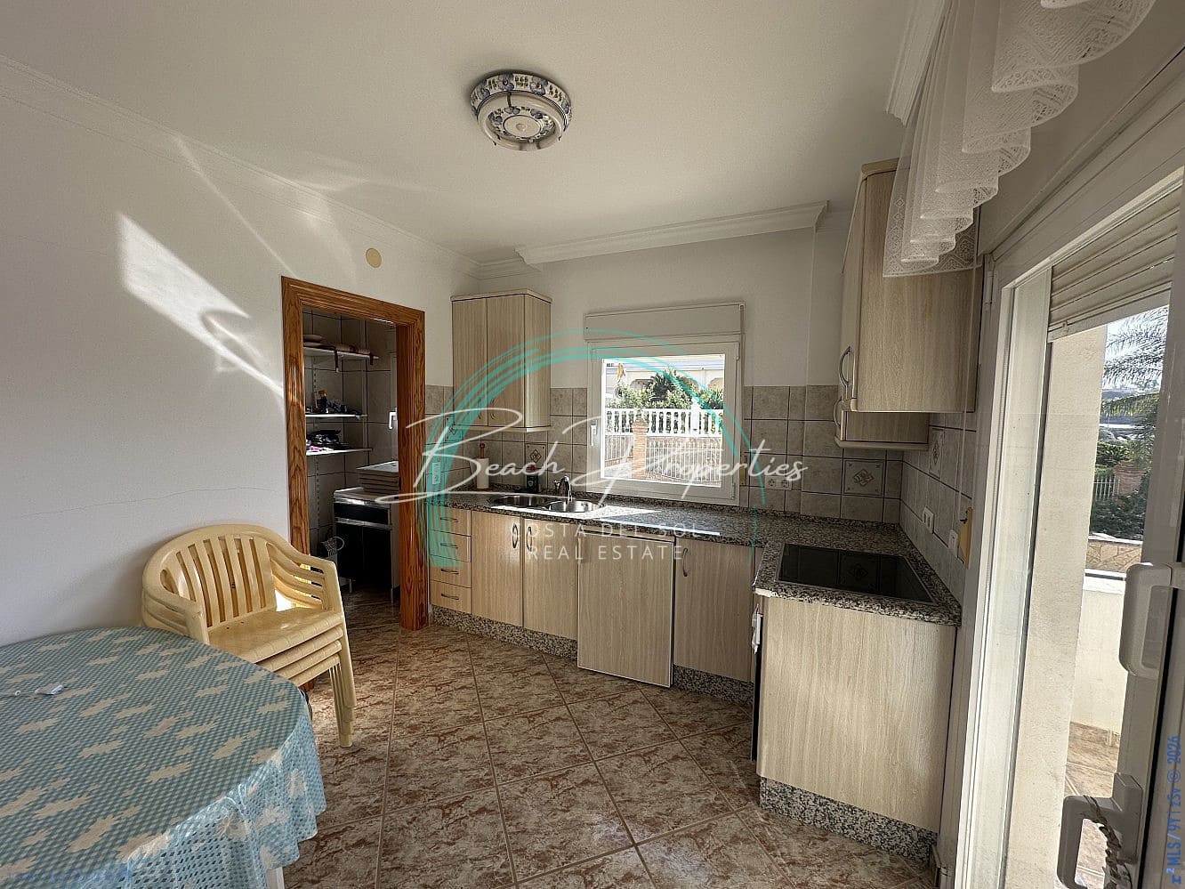 4 soverom Hus til salgs i Algarrobo med svømmebasseng garasje - € 550 000 (Ref: 10144961)