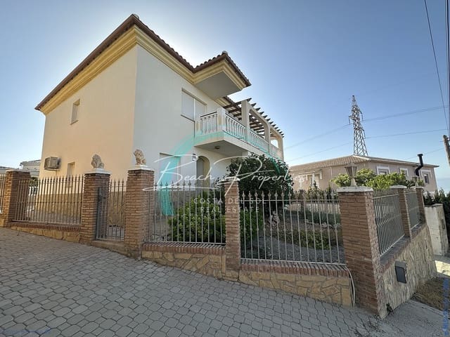 4 soverom Hus til salgs i Algarrobo med svømmebasseng garasje - € 550 000 (Ref: 10144961)