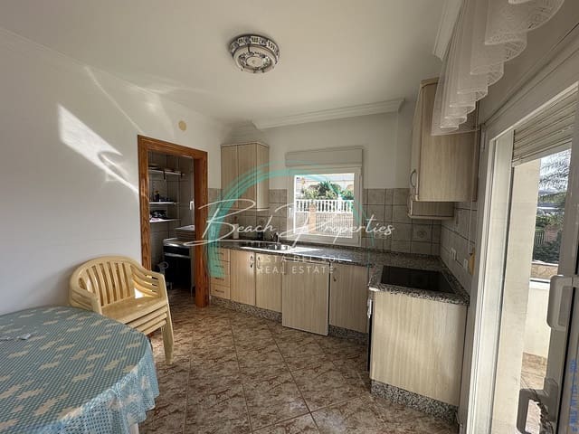4 soverom Hus til salgs i Algarrobo med svømmebasseng garasje - € 550 000 (Ref: 10144961)