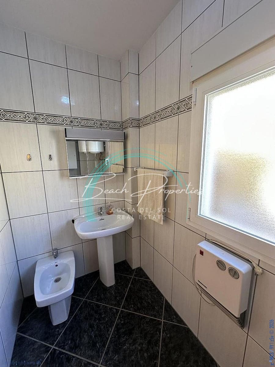 4 soverom Hus til salgs i Algarrobo med svømmebasseng garasje - € 550 000 (Ref: 10144961)