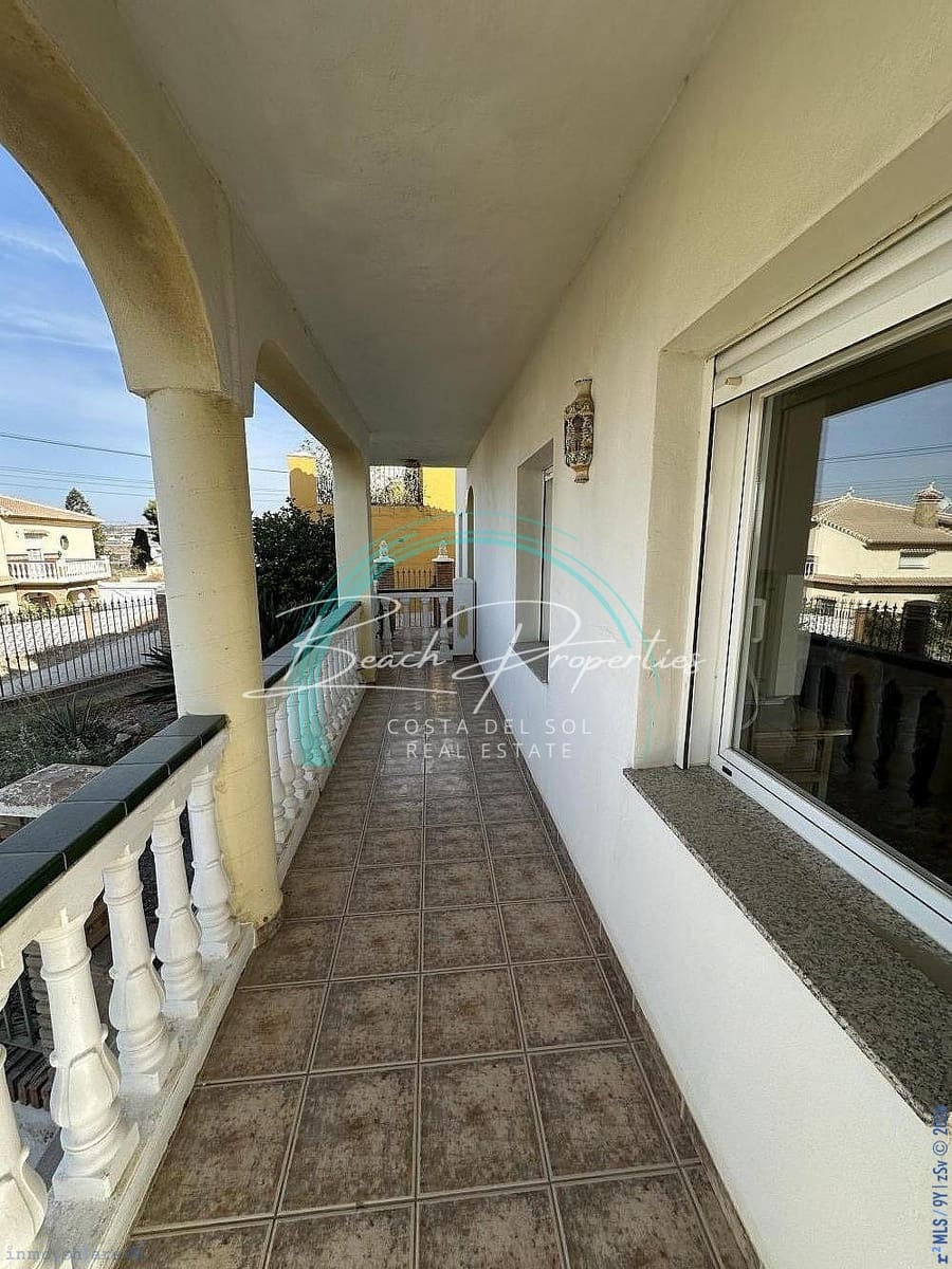 4 soverom Hus til salgs i Algarrobo med svømmebasseng garasje - € 550 000 (Ref: 10144961)