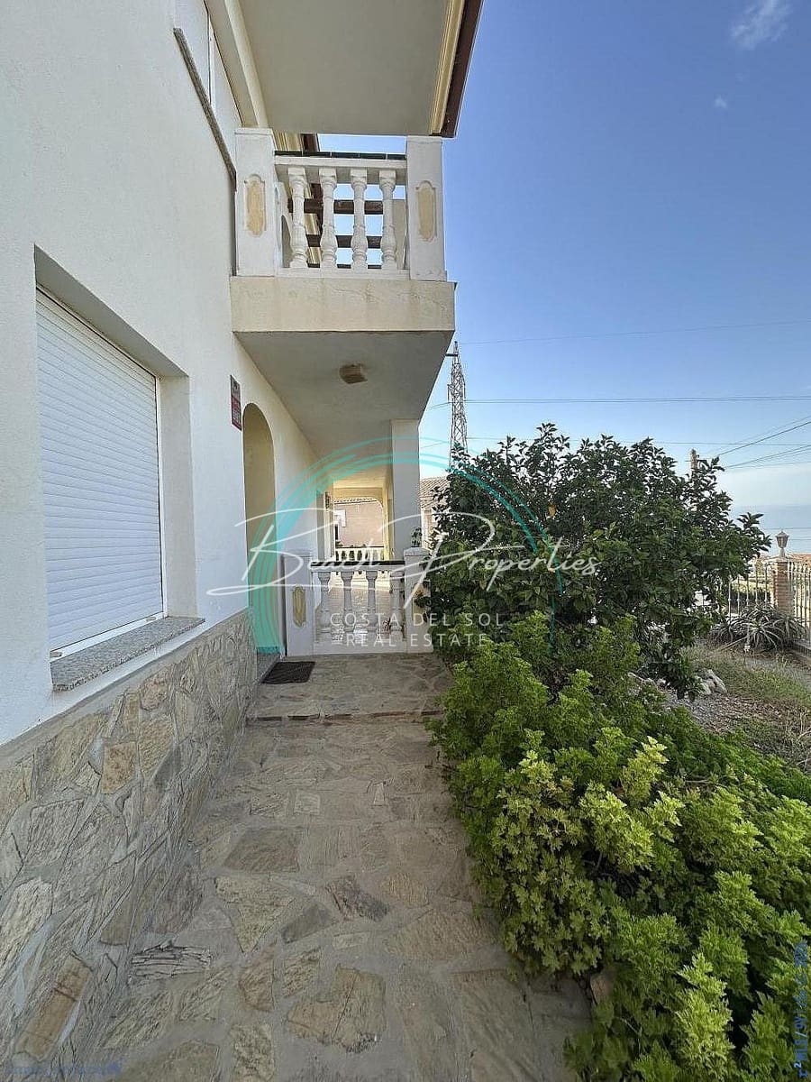 4 soverom Hus til salgs i Algarrobo med svømmebasseng garasje - € 550 000 (Ref: 10144961)