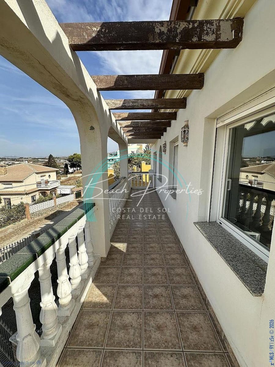 4 soverom Hus til salgs i Algarrobo med svømmebasseng garasje - € 550 000 (Ref: 10144961)