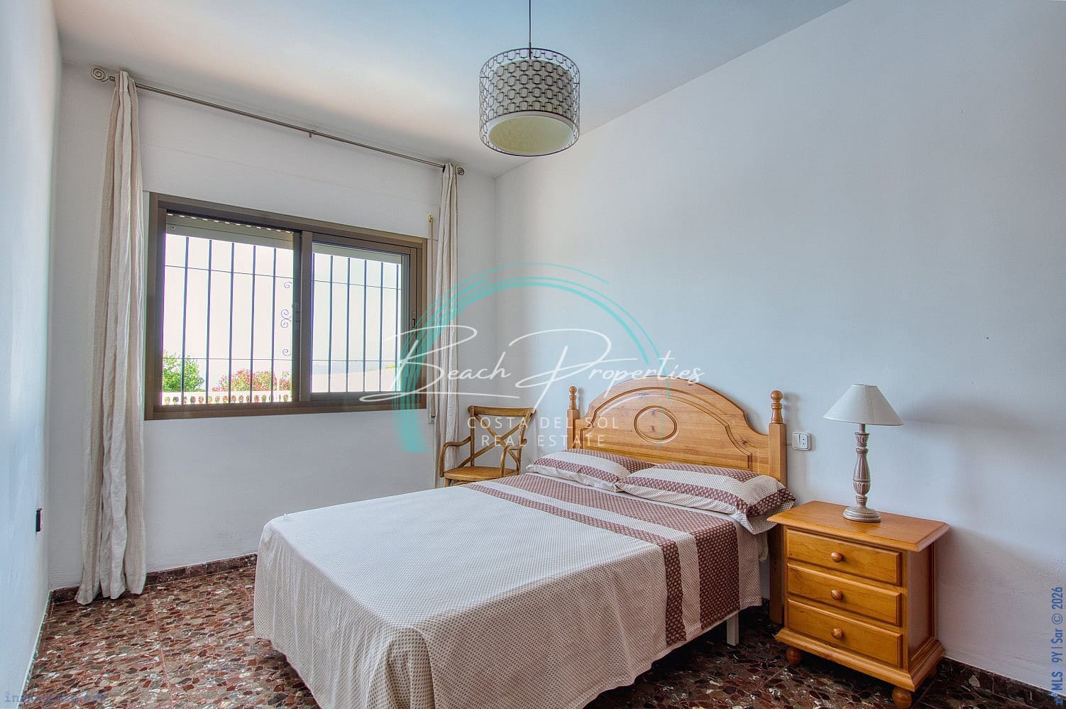 Chalet de 4 habitaciones en Periana en venta con piscina garaje - 440.000 € (Ref: 10166791)