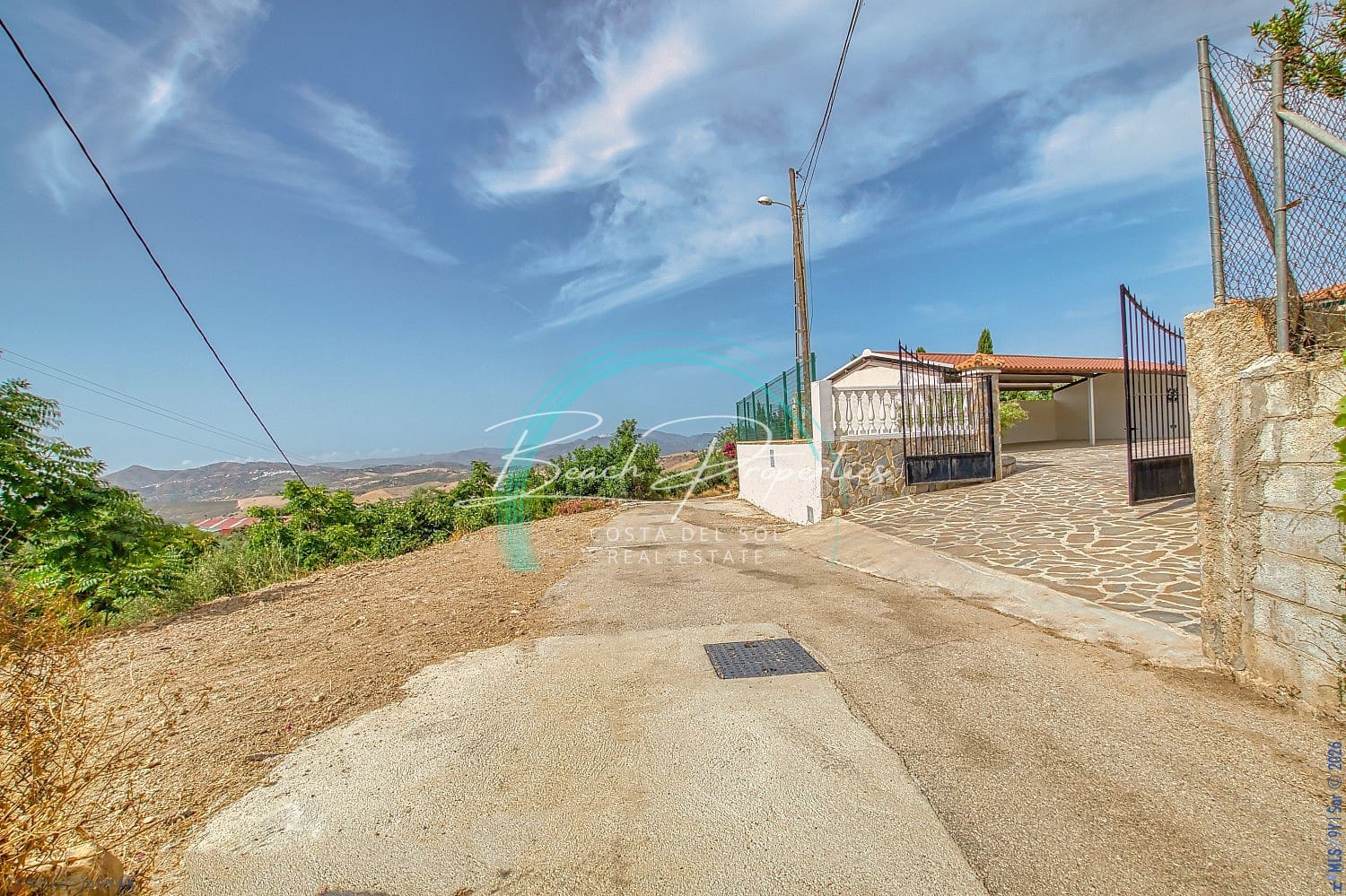 Chalet de 4 habitaciones en Periana en venta con piscina garaje - 440.000 € (Ref: 10166791)