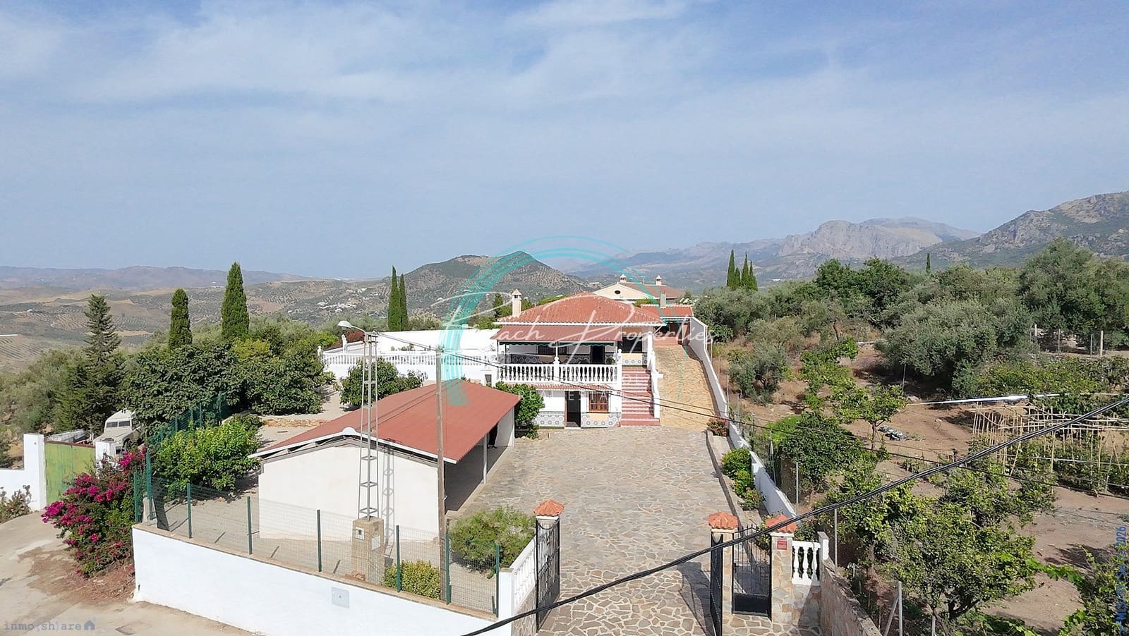 Chalet de 4 habitaciones en Periana en venta con piscina garaje - 440.000 € (Ref: 10166791)