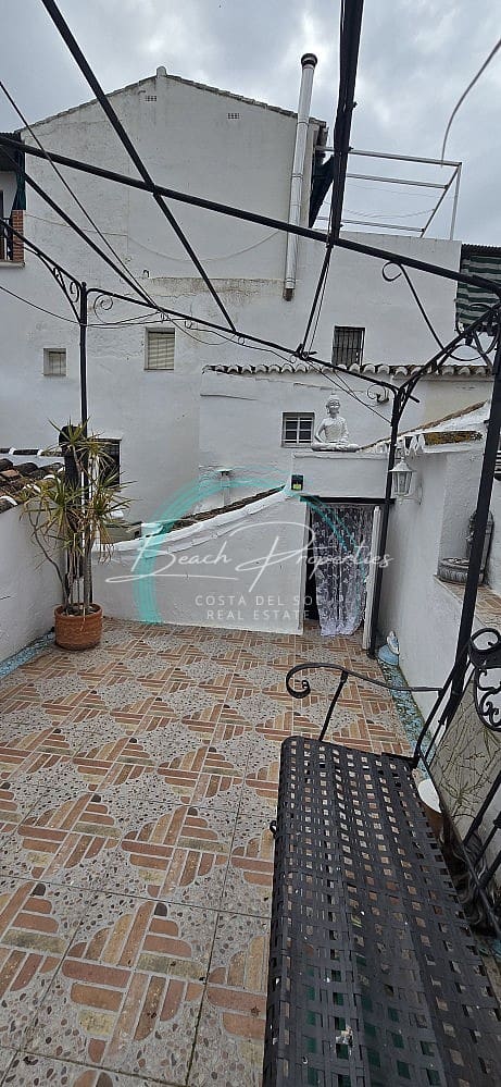 2 bedroom Villa for sale in Sayalonga - € 119,000 (Ref: 7880108)
