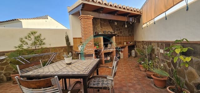 4 sovrum Villa till salu i Centro, Nerja - 510 000 € (Ref: 7917827)