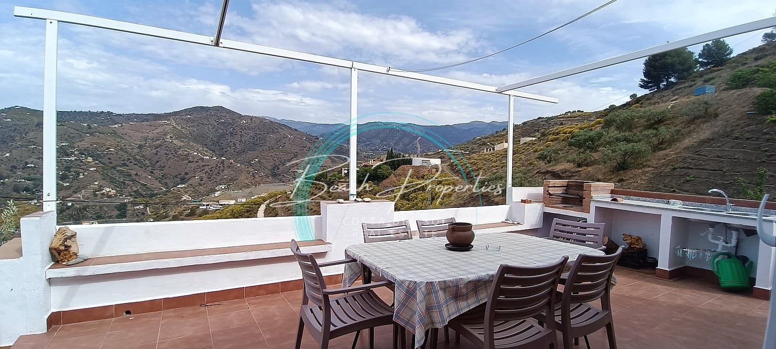 2 soveværelse Byhus til leje i Torrox med swimmingpool garage - € 850 (Ref: 7917866)