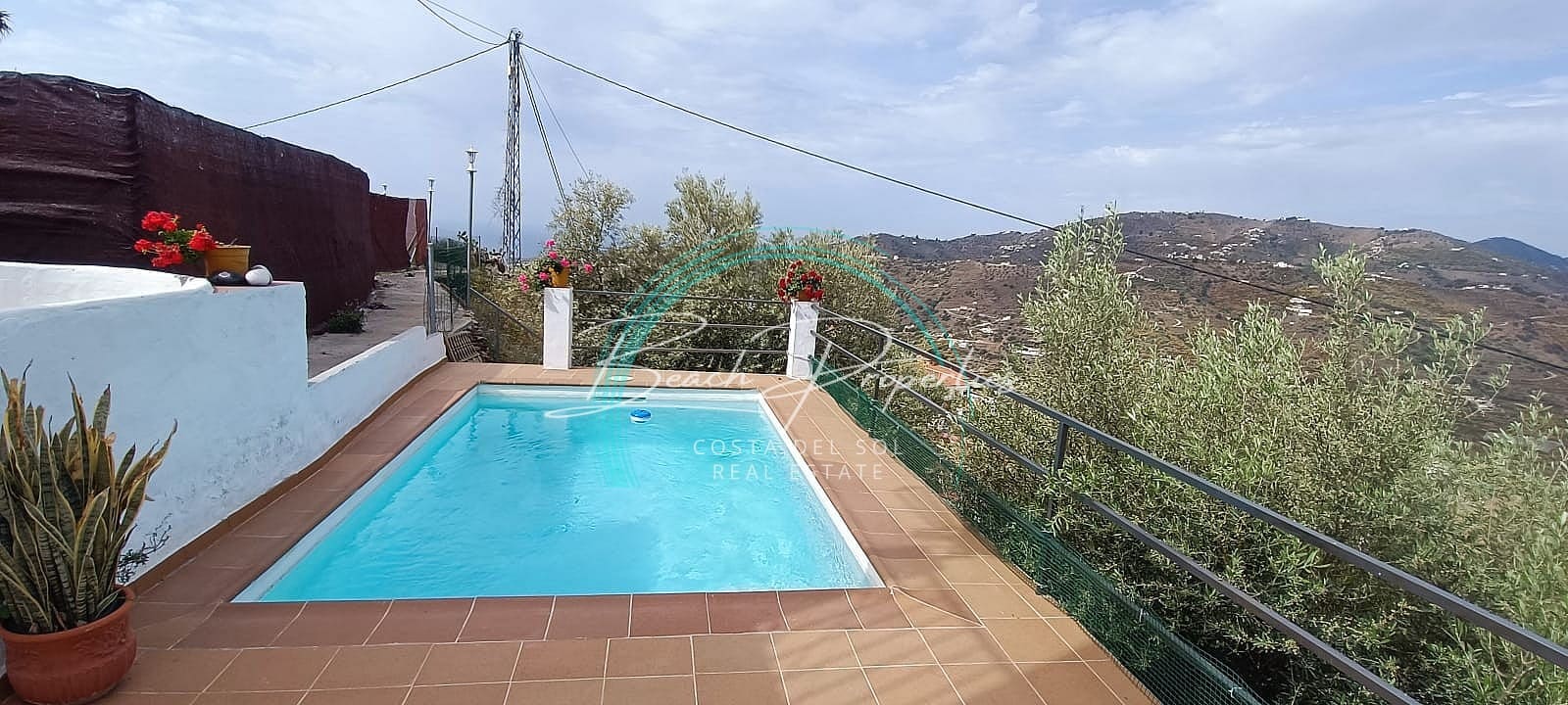 2 soveværelse Byhus til leje i Torrox med swimmingpool garage - € 850 (Ref: 7917866)
