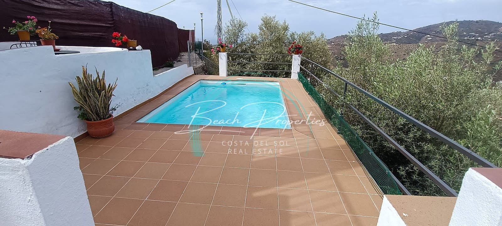 2 soveværelse Byhus til leje i Torrox med swimmingpool garage - € 850 (Ref: 7917866)