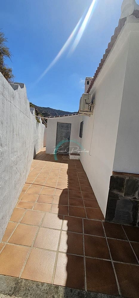 3 sovrum Villa till salu i Nerja med pool garage - 450 000 € (Ref: 7925173)