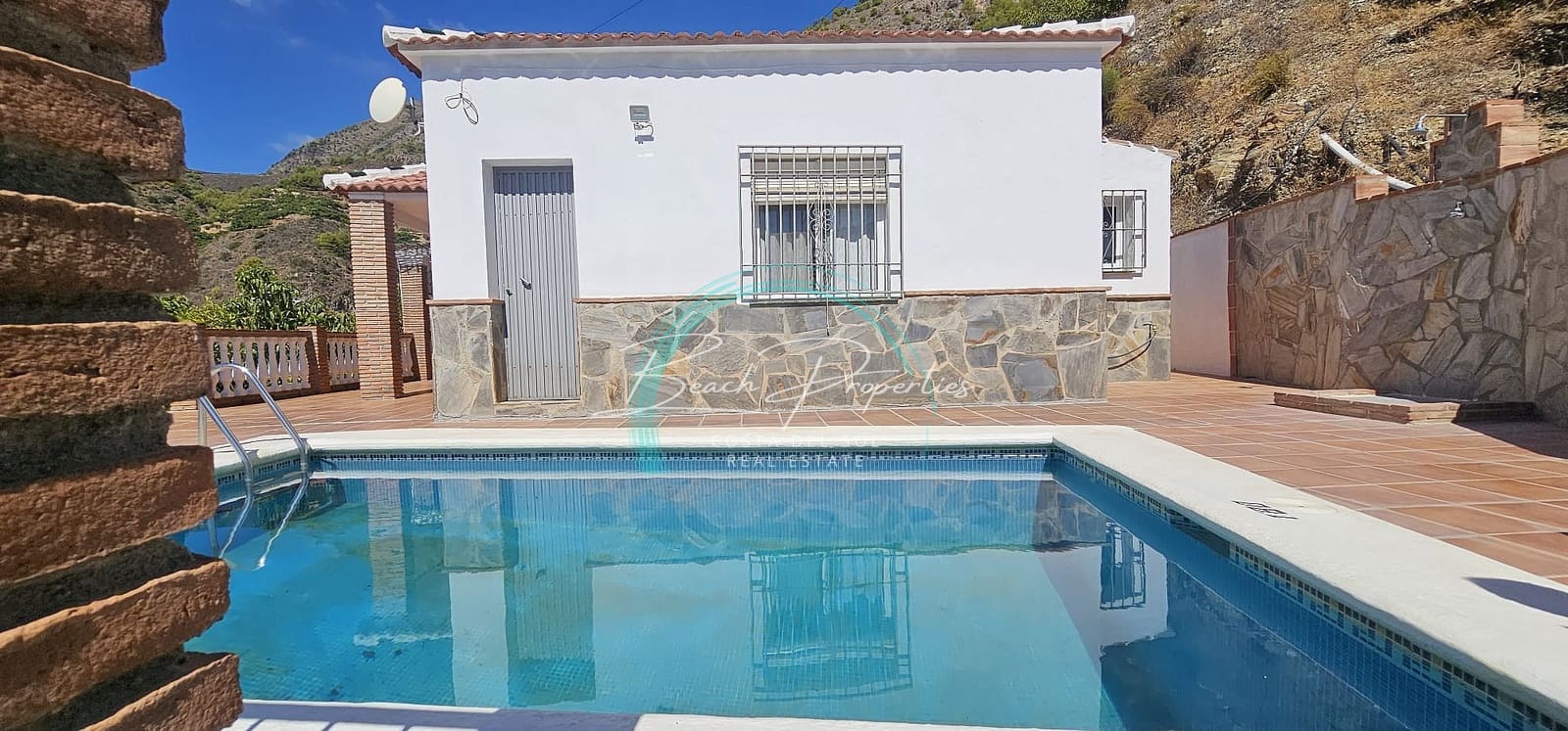 3 sovrum Villa till salu i Nerja med pool garage - 450 000 € (Ref: 7925173)