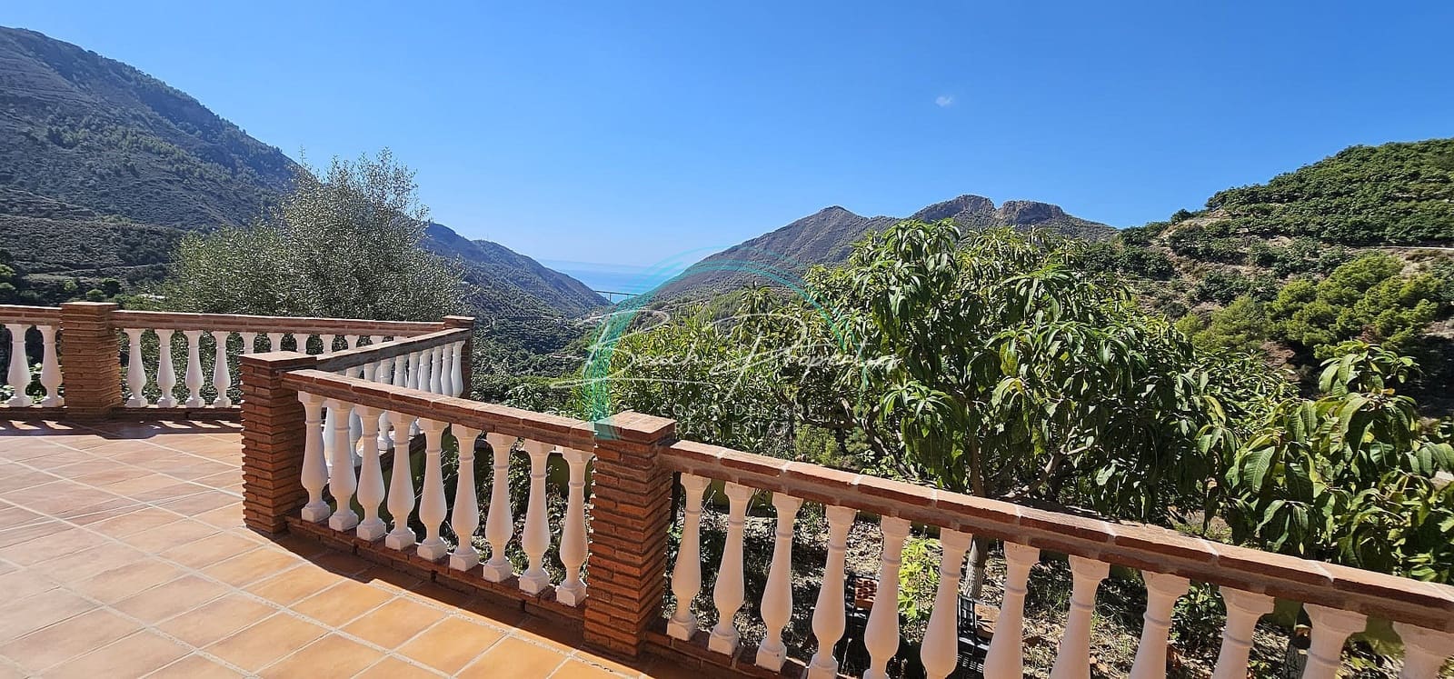 3 sovrum Villa till salu i Nerja med pool garage - 450 000 € (Ref: 7925173)