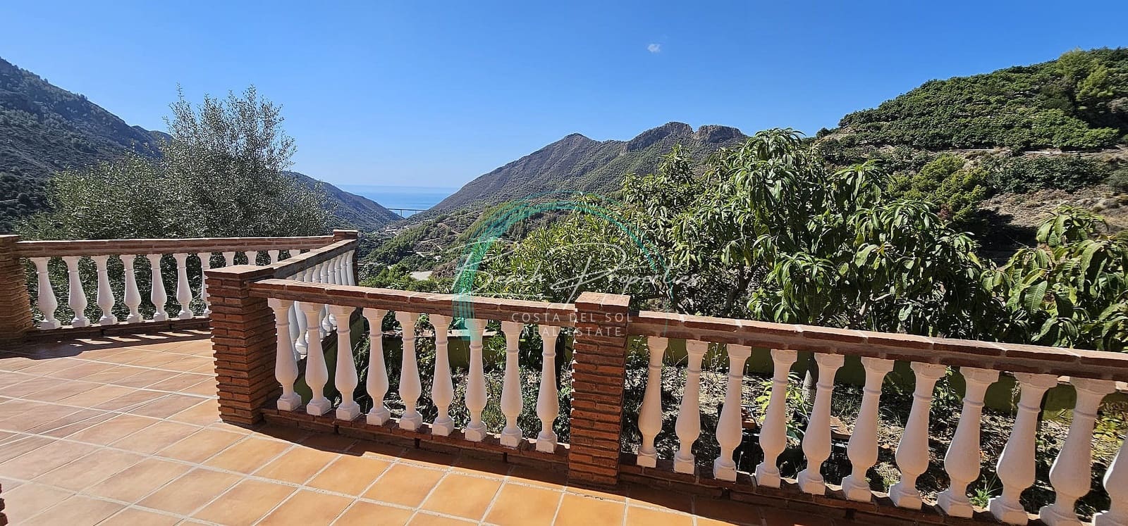 3 sovrum Villa till salu i Nerja med pool garage - 450 000 € (Ref: 7925173)