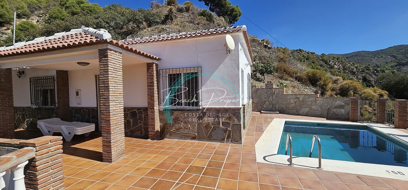 3 sovrum Villa till salu i Nerja med pool garage - 450 000 € (Ref: 7925173)