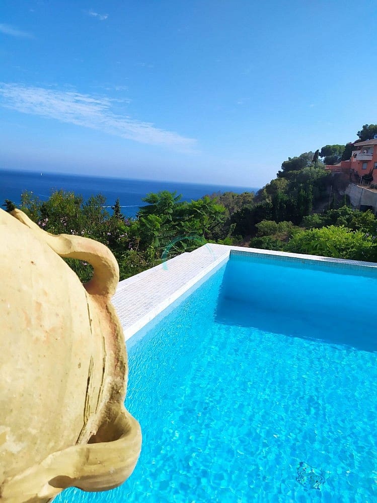 5 soverom Villa til salgs i La Herradura med svømmebasseng garasje - € 1 180 000 (Ref: 7925174)