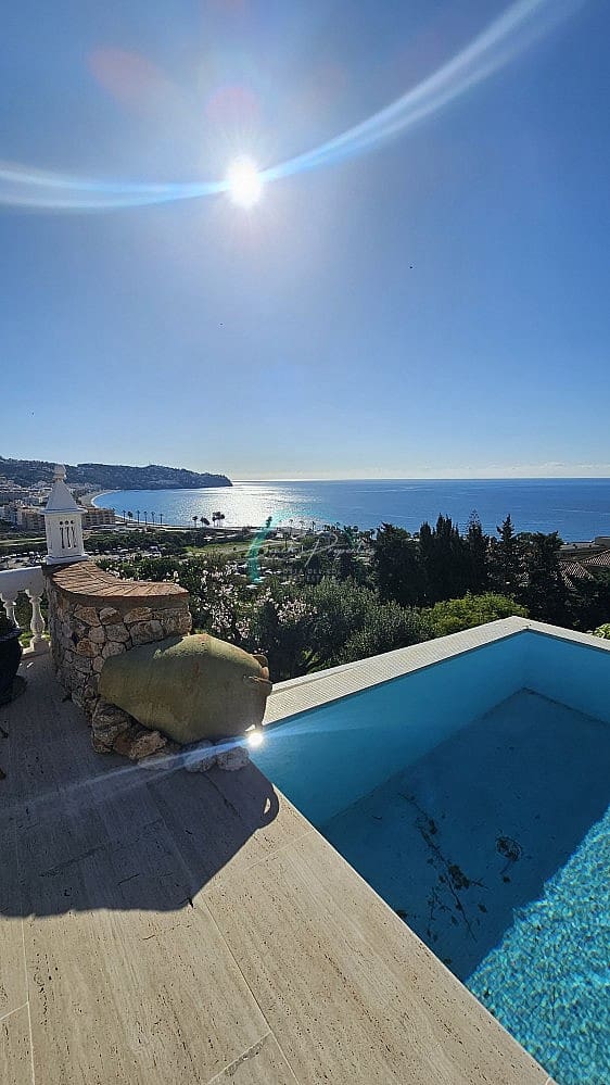 5 soverom Villa til salgs i La Herradura med svømmebasseng garasje - € 1 180 000 (Ref: 7925174)