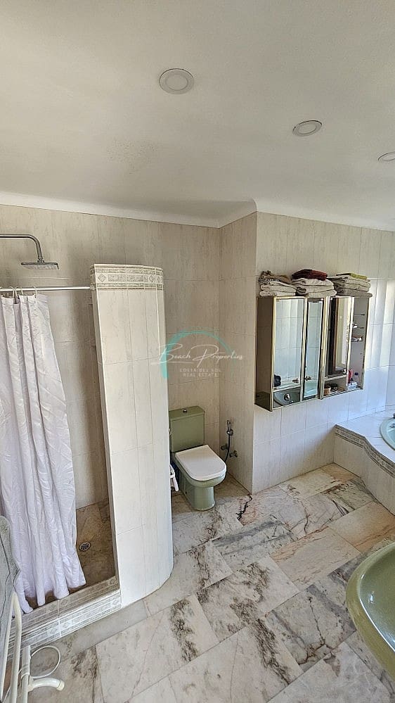 5 soverom Villa til salgs i La Herradura med svømmebasseng garasje - € 1 180 000 (Ref: 7925174)