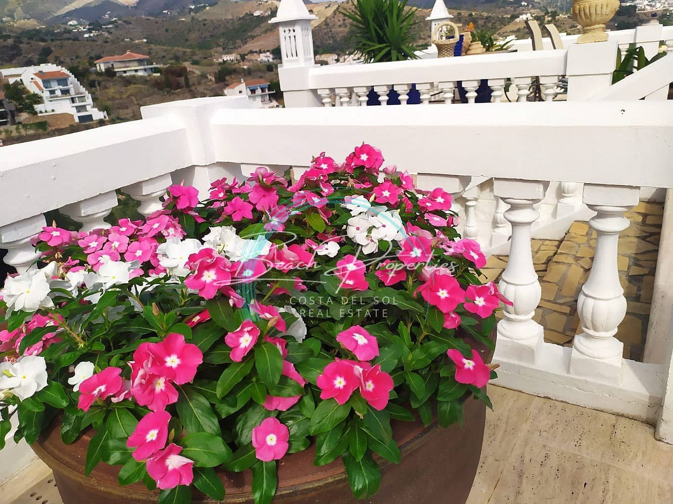 5 soverom Villa til salgs i La Herradura med svømmebasseng garasje - € 1 180 000 (Ref: 7925174)