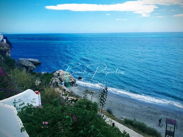 4 soverom Villa til salgs i Centro, Nerja - € 465 000 (Ref: 7968734)