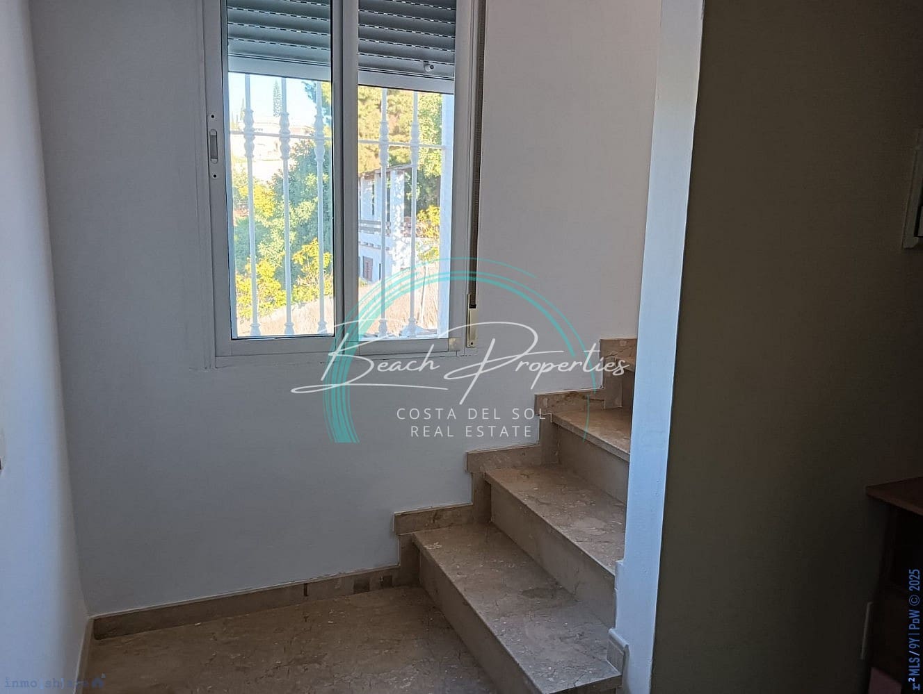 Casa de 2 habitaciones en Frigiliana en venta con piscina - 510.000 € (Ref: 8138475)