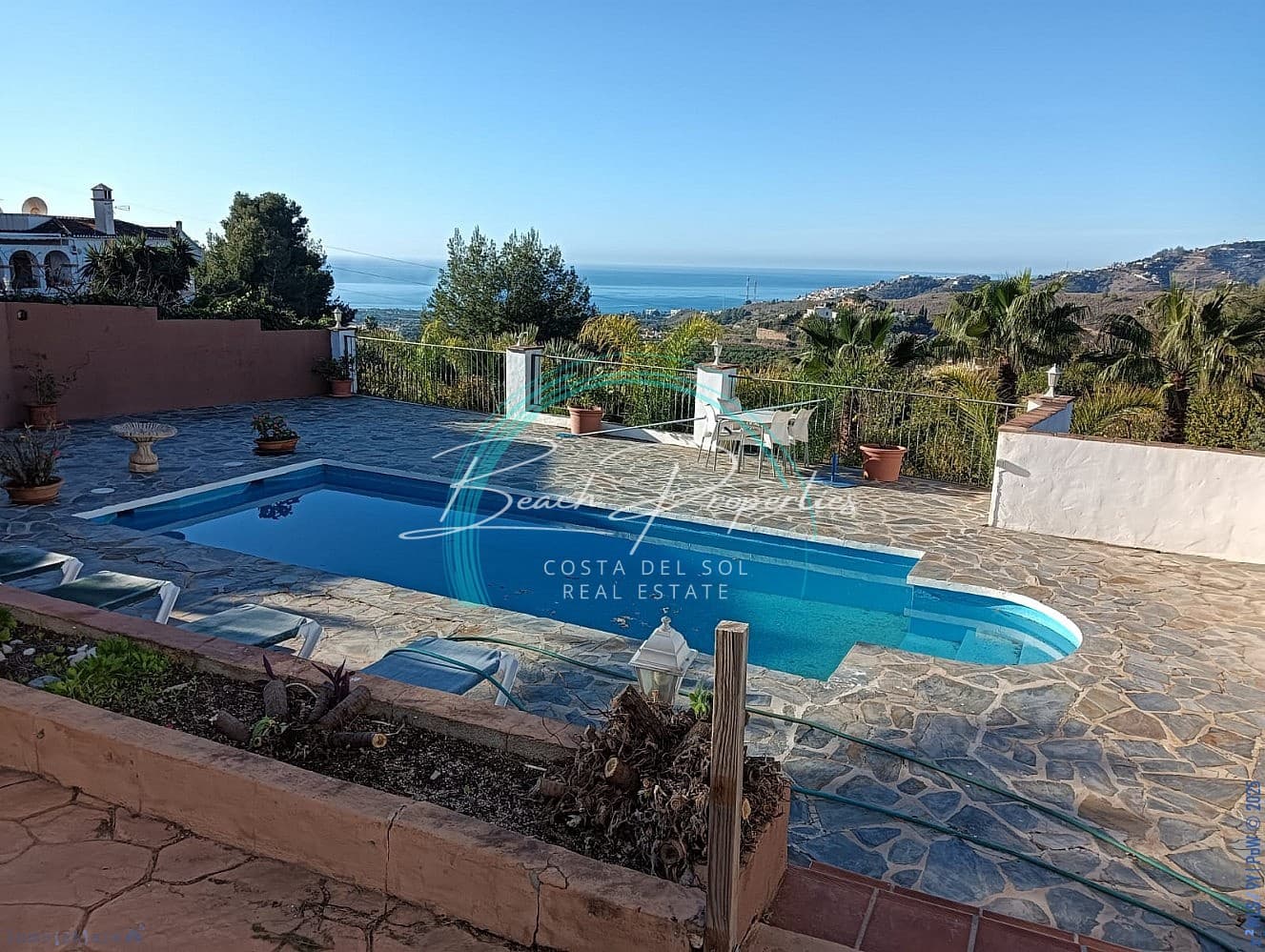 Casa de 2 habitaciones en Frigiliana en venta con piscina - 510.000 € (Ref: 8138475)