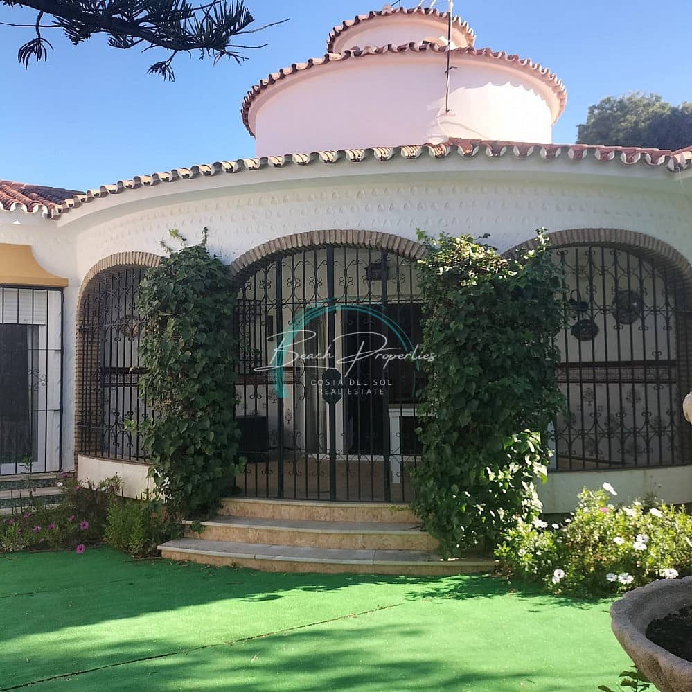 4 soveværelse Villa til salg i Torrox-Costa med garage - € 892.500 (Ref: 8140310)