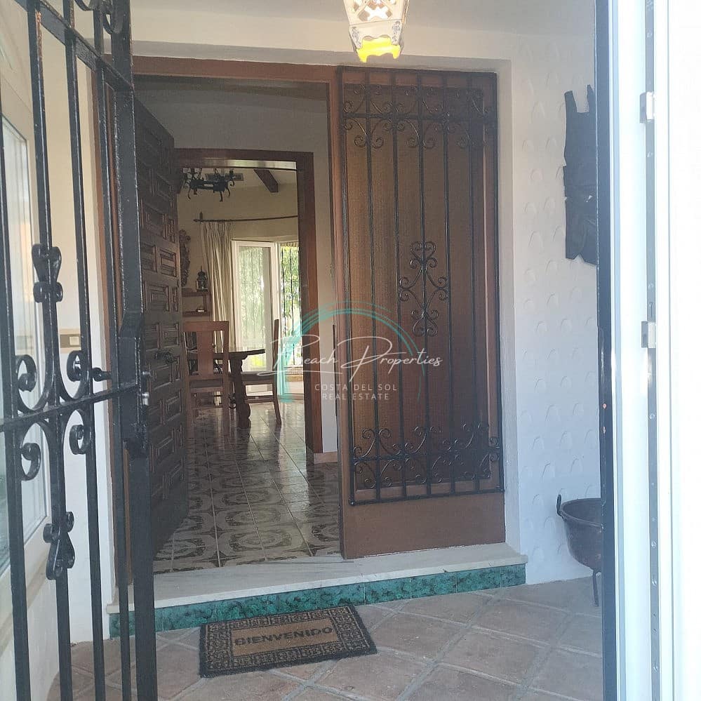 4 soveværelse Villa til salg i Torrox-Costa med garage - € 892.500 (Ref: 8140310)