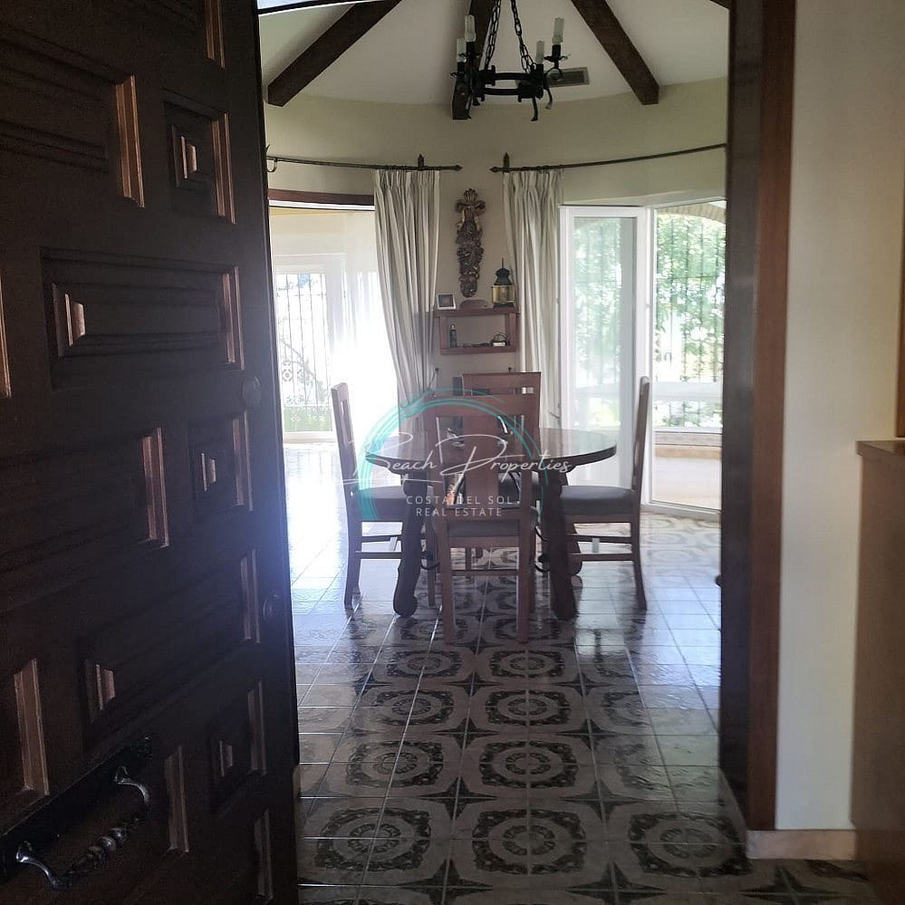 4 soveværelse Villa til salg i Torrox-Costa med garage - € 892.500 (Ref: 8140310)