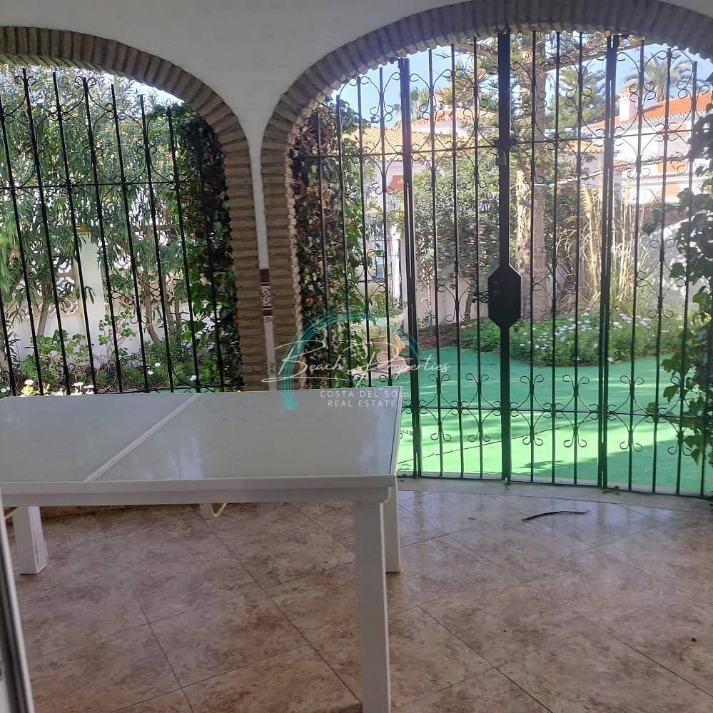 4 soveværelse Villa til salg i Torrox-Costa med garage - € 892.500 (Ref: 8140310)