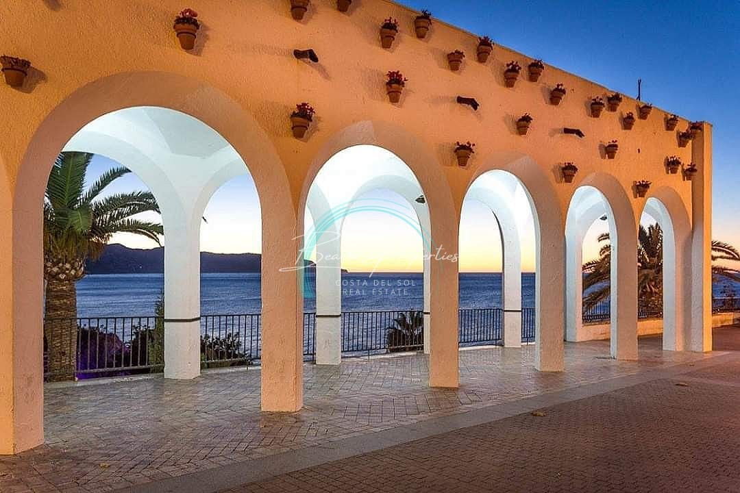 4 soveværelse Villa til salg i Nerja - € 950.000 (Ref: 8220167)