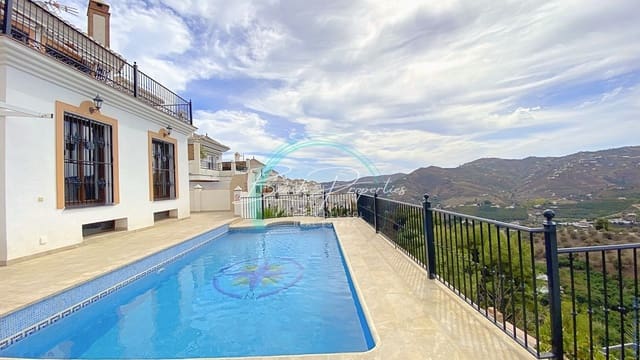 5 makuuhuone Huvila myytävänä paikassa Frigiliana mukana uima-altaan - 850 000 € (Ref: 8343940)